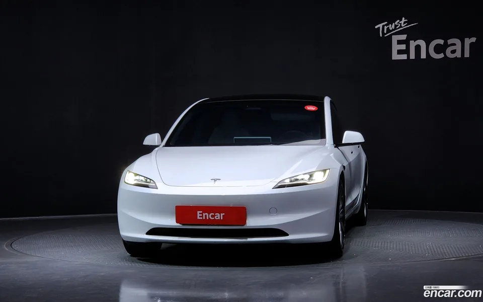 Tesla Model 3 AWD 2024 — миниатюра 3