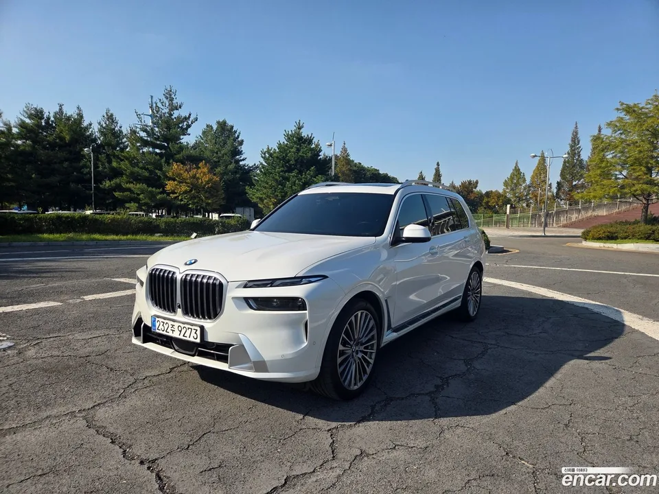 BMW X7 xDrive 40i 7 2025 — миниатюра 2