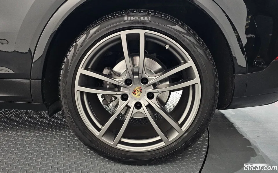 Porsche Cayenne 3.0 2022 — миниатюра 2