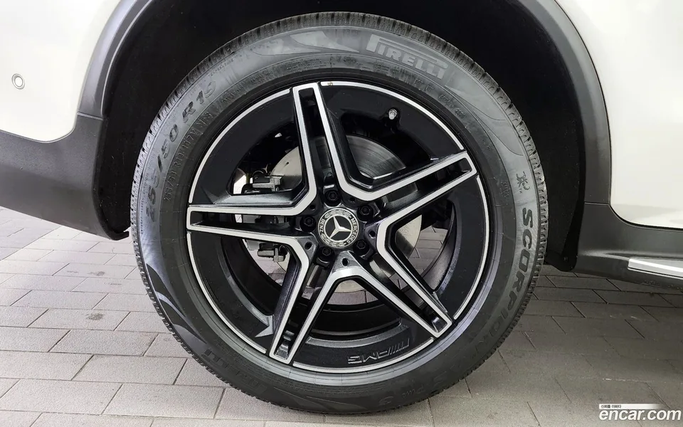Mercedes-Benz GLC-Class GLC300 4MATIC 2023 — миниатюра 2