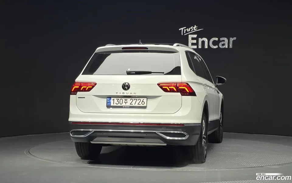 Volkswagen Tiguan Allspace 2.0 TSI 2023 — миниатюра 4