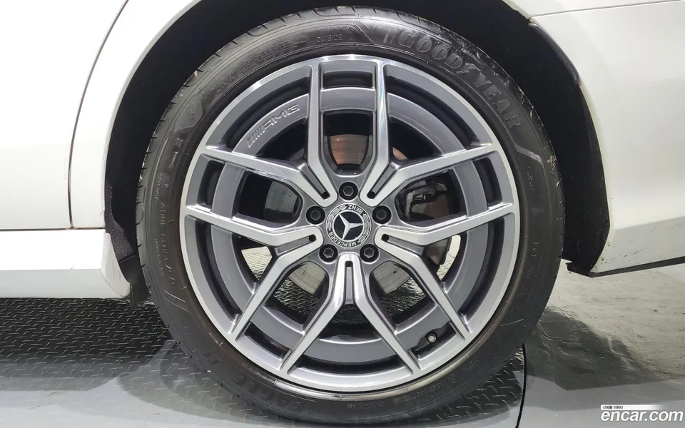 Mercedes-Benz E-Class E220d 4MATIC AMG Line 2023 — миниатюра 5
