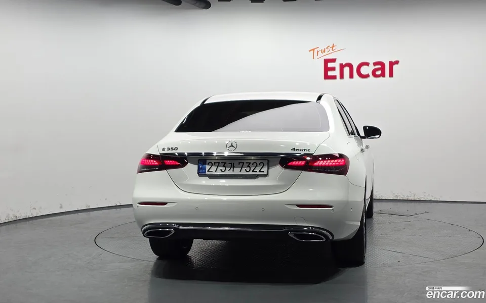 Mercedes-Benz E-Class E350 4MATIC 2023 — миниатюра 4