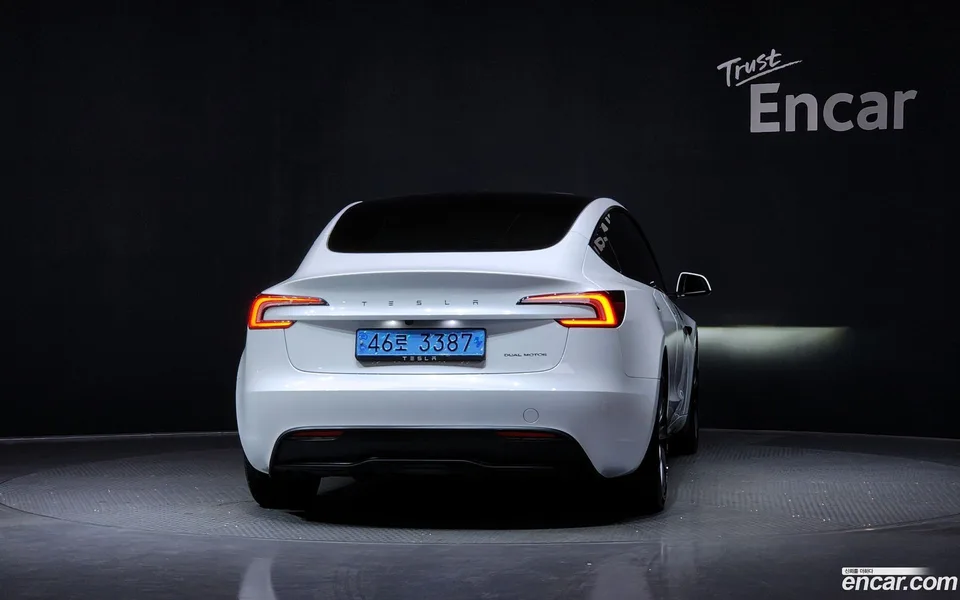 Tesla Model 3 AWD 2024 — миниатюра 4