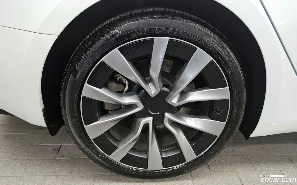 Tesla Model 3 AWD 2024 — миниатюра 5