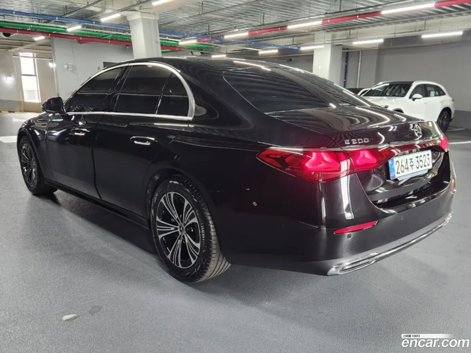 Mercedes-Benz E-Class E200 2025 — миниатюра 3