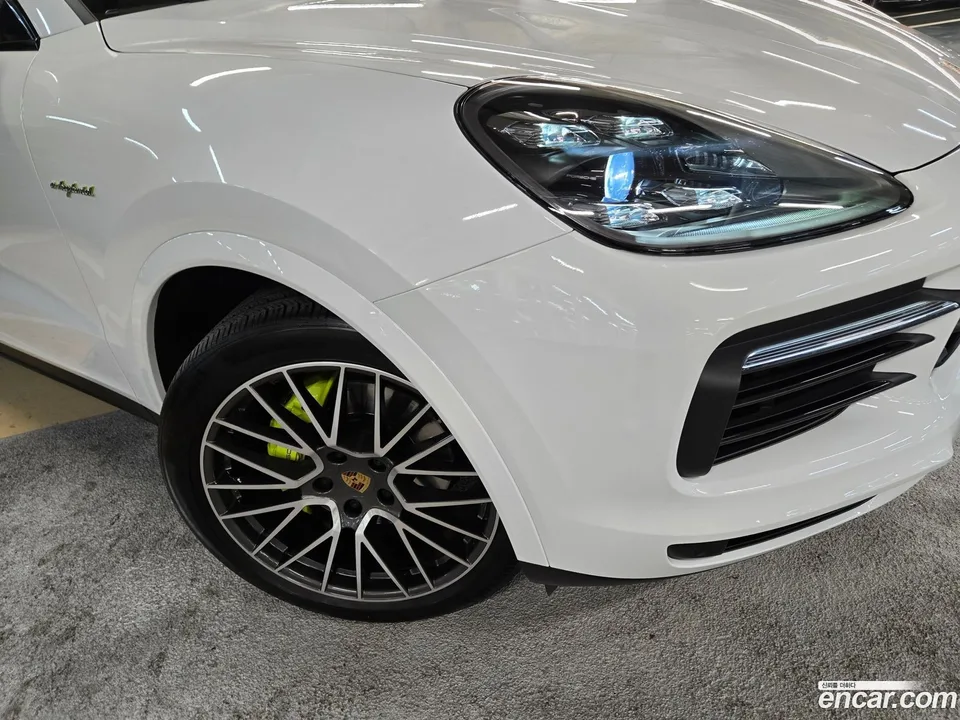 Porsche Cayenne 3.0 E- 2022 — миниатюра 3