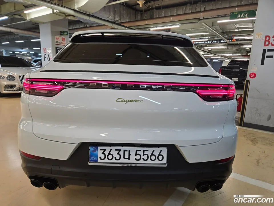 Porsche Cayenne 3.0 E- 2022 — миниатюра 4