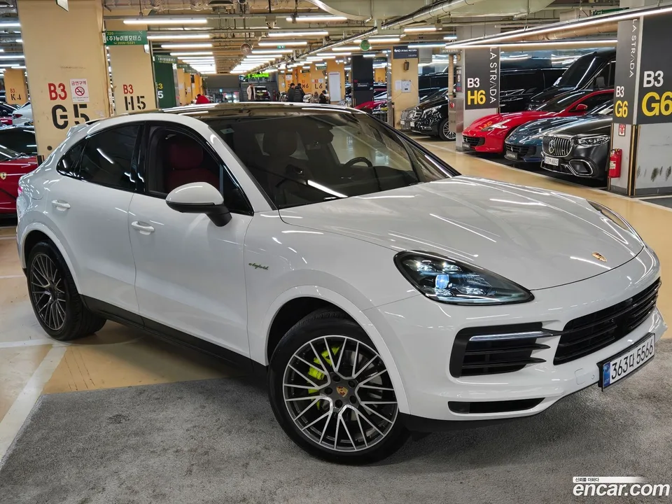 Porsche Cayenne 3.0 E- 2022 — фото 1, купить с доставкой в Москву