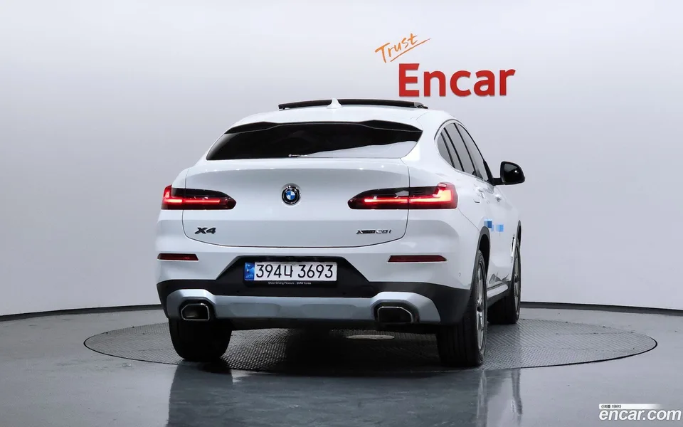 BMW X4 xDrive20i xLine 2022 — миниатюра 4