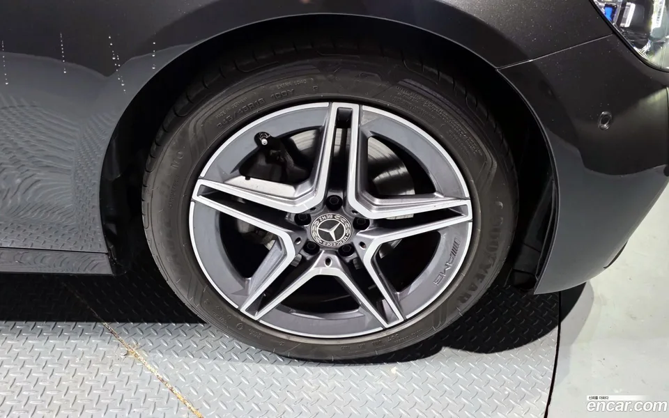 Mercedes-Benz E-Class E250 AMG Line 2023 — миниатюра 5