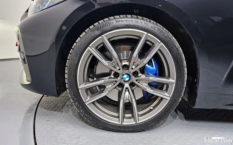 BMW 4 Series M440i xDrive 2023 — thumbnail 2