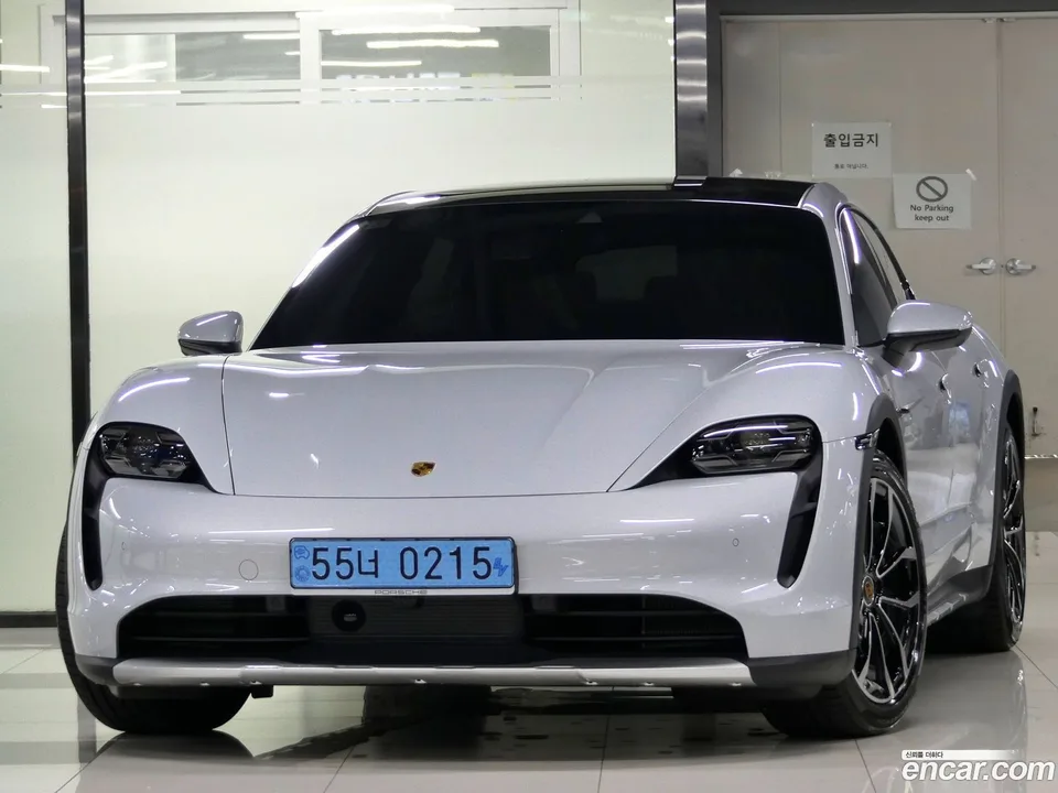 Porsche Taycan 4S 2023 — фото 1, купить с доставкой в Москву