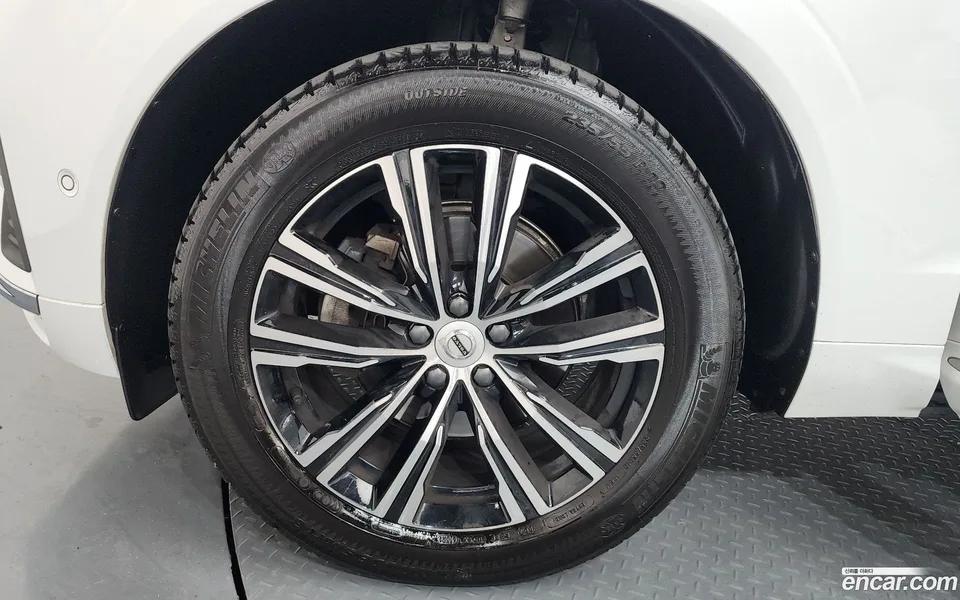Volvo XC60 B5 2022 — миниатюра 2