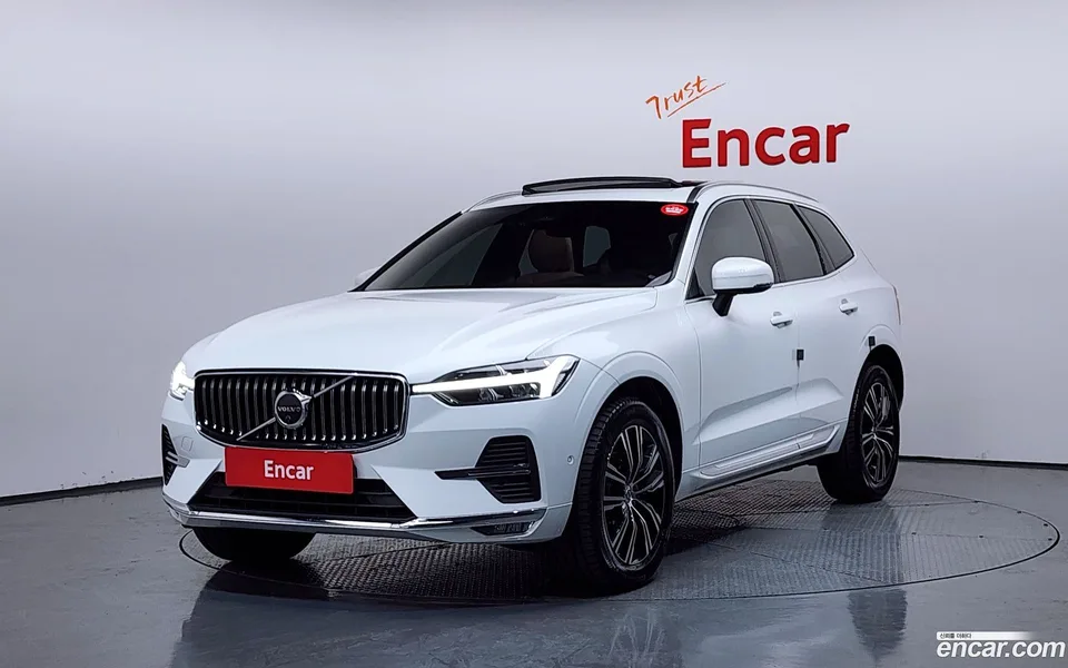 Volvo XC60 B5 2022 — фото 1, купить с доставкой в Москву