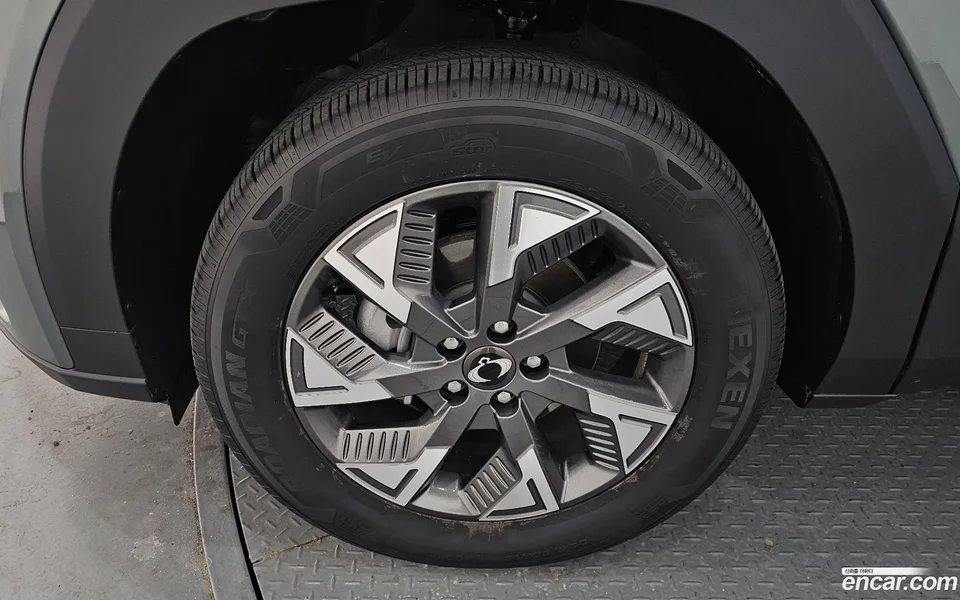 KG Mobility Torres EVX E7 2023 — миниатюра 5
