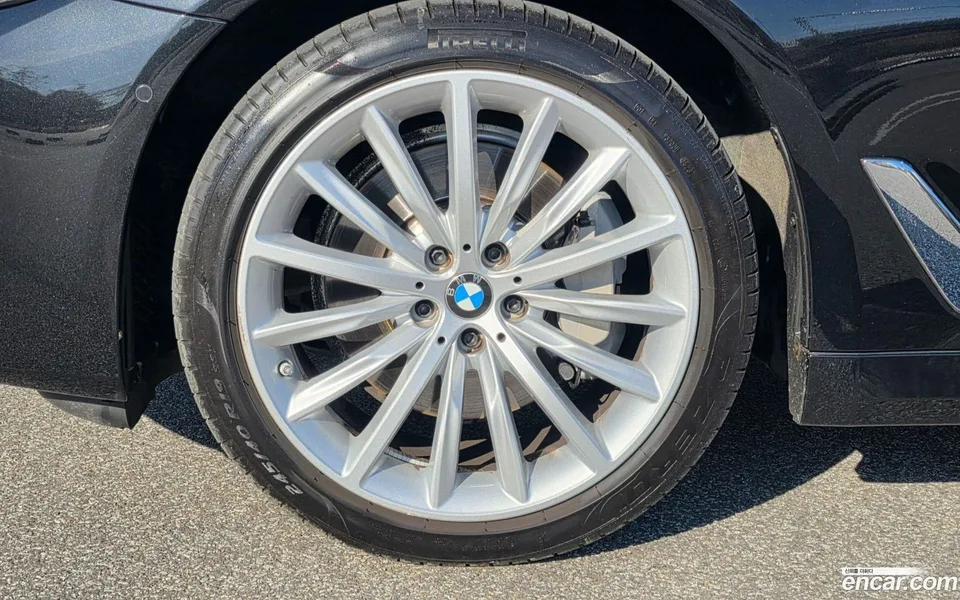BMW 5 Series 530i xDrive 2023 — миниатюра 2