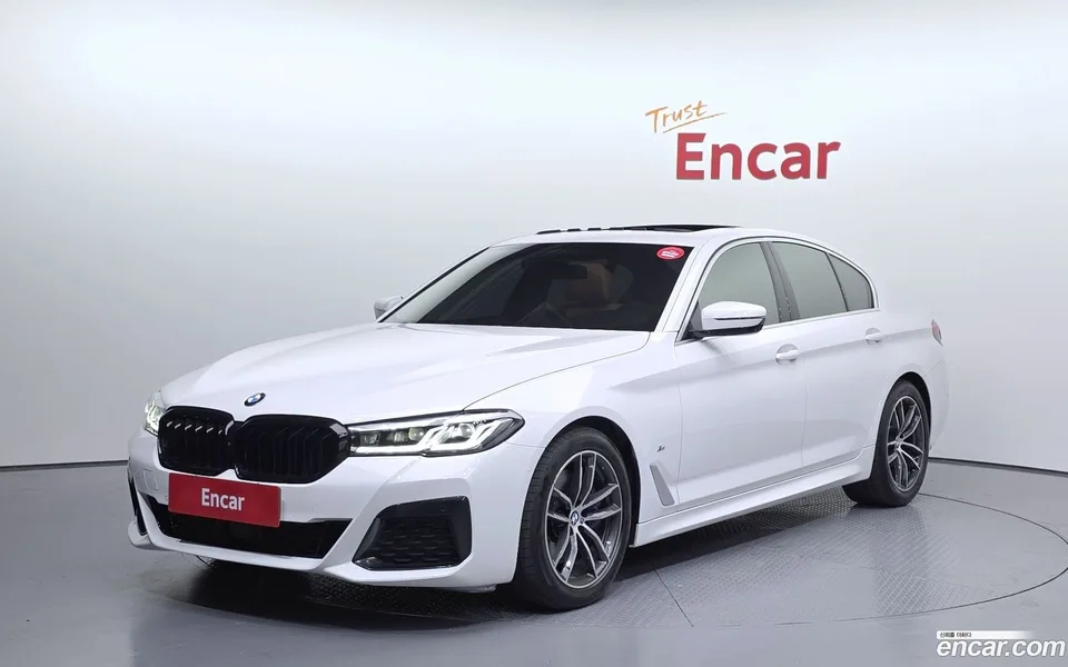 BMW 5 Series 520i M 2023 — photo 1, buy with delivery to Moscow