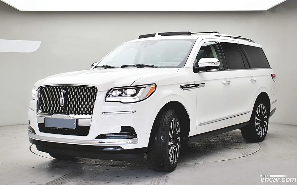 Lincoln Navigator 3.5L 2023 — фото 1, купить с доставкой в Москву