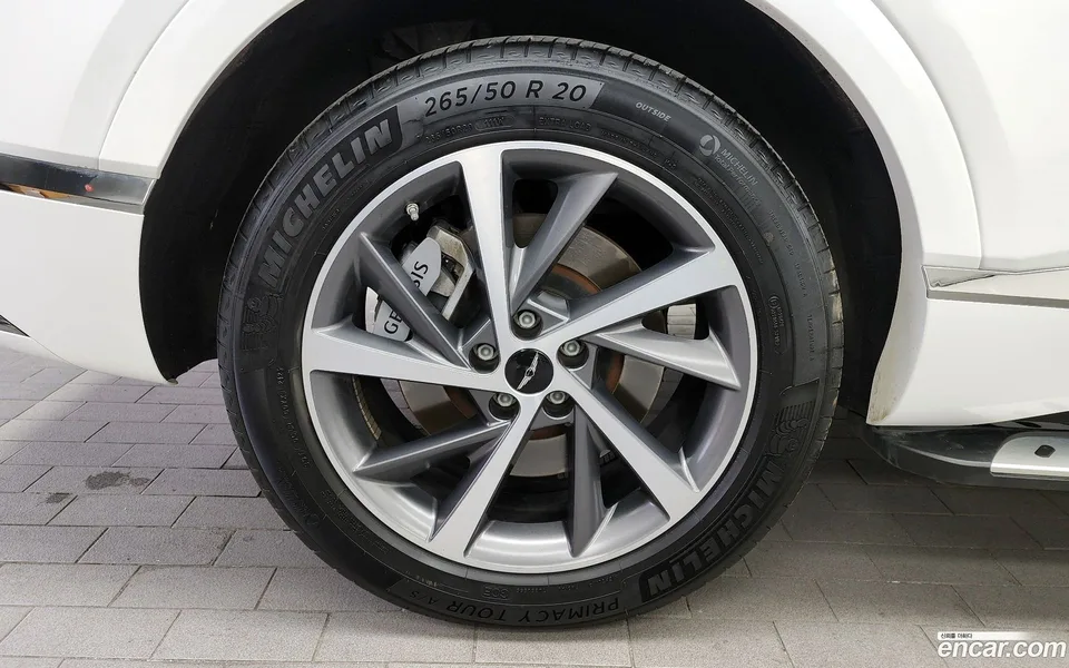 Genesis GV80 2.5T 2WD 2023 — миниатюра 2
