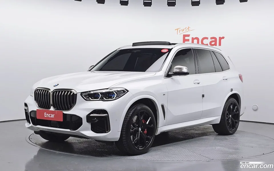 BMW X5 M50i 2022 — фото 1, купить с доставкой в Москву