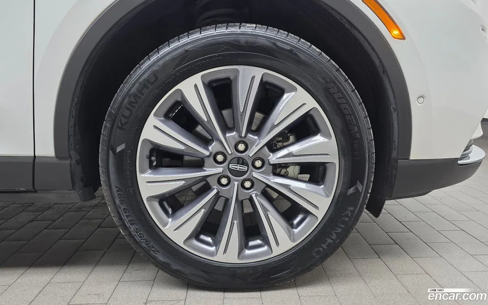 Lincoln Corsair 2.0 AWD 2022 — миниатюра 2