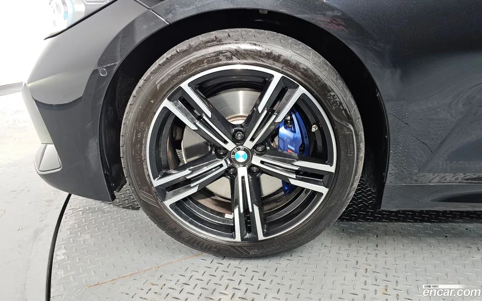 BMW 3 Series 320i M 2024 — миниатюра 2