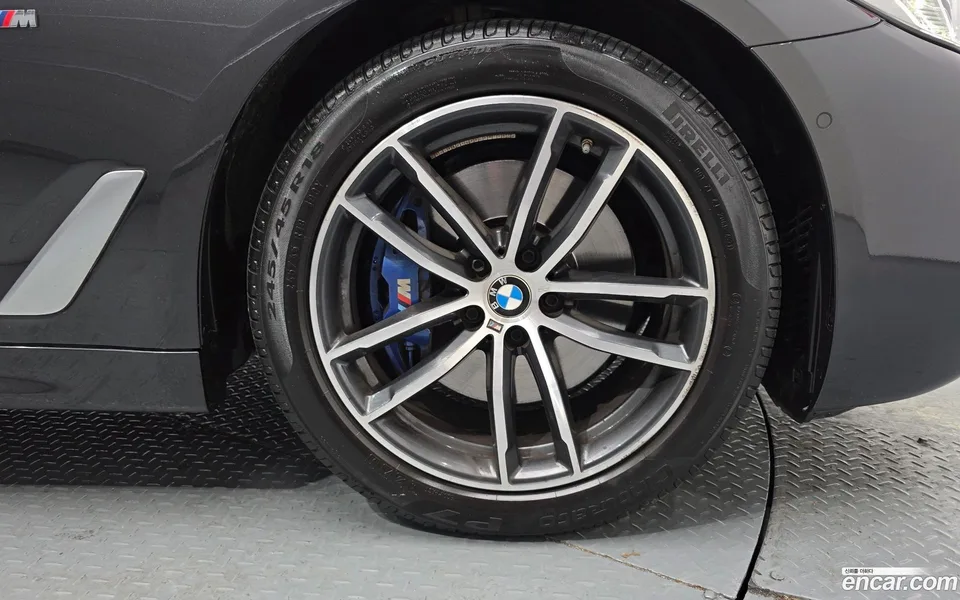 BMW 5 Series 520i M 2022 — миниатюра 2