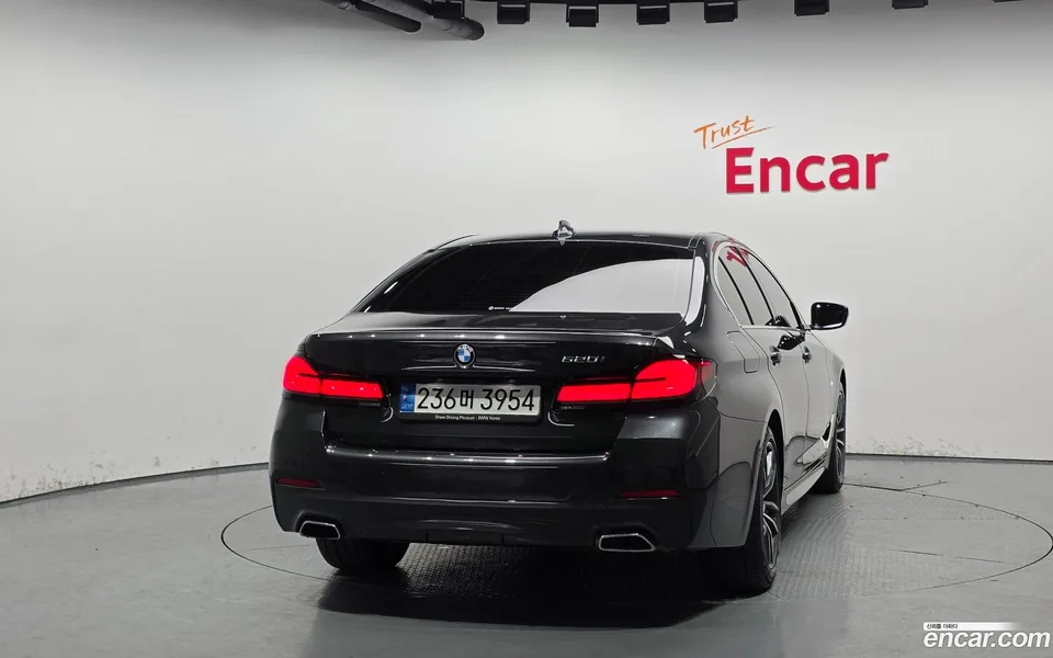 BMW 5 Series 520i M 2022 — миниатюра 4
