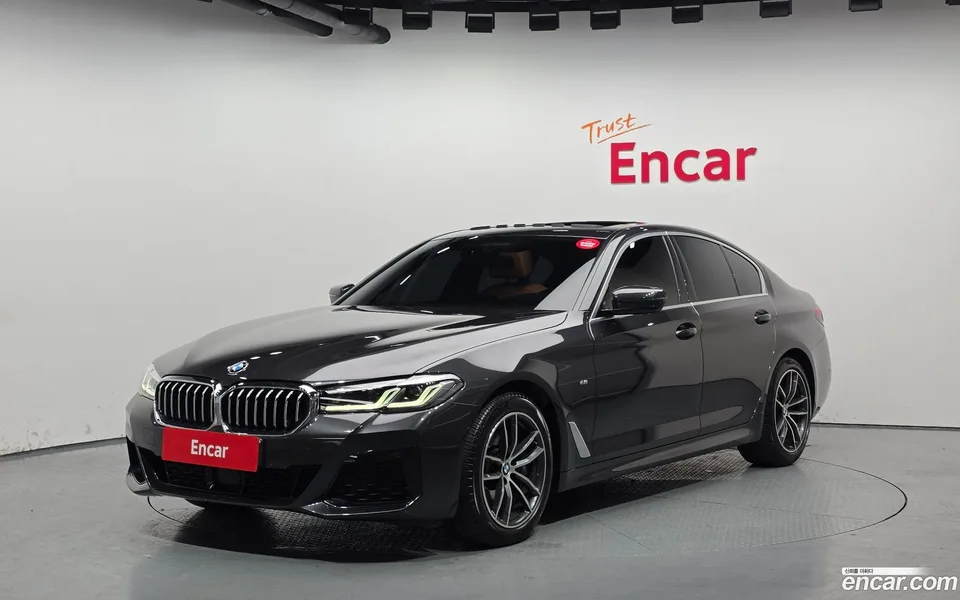 BMW 5 Series 520i M 2022 — фото 1, купить с доставкой в Москву