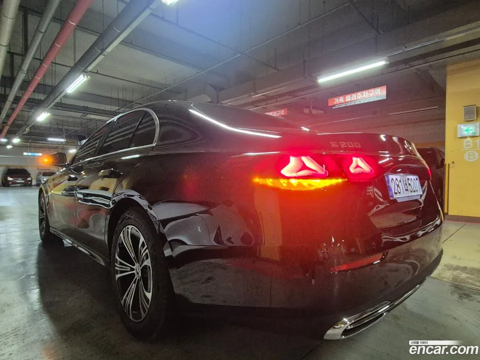 Mercedes-Benz E-Class E200 2025 — миниатюра 5