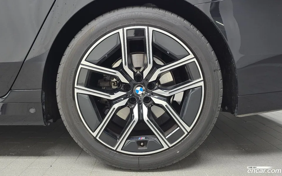 BMW 7 Series 740d xDrive M 2025 — миниатюра 2