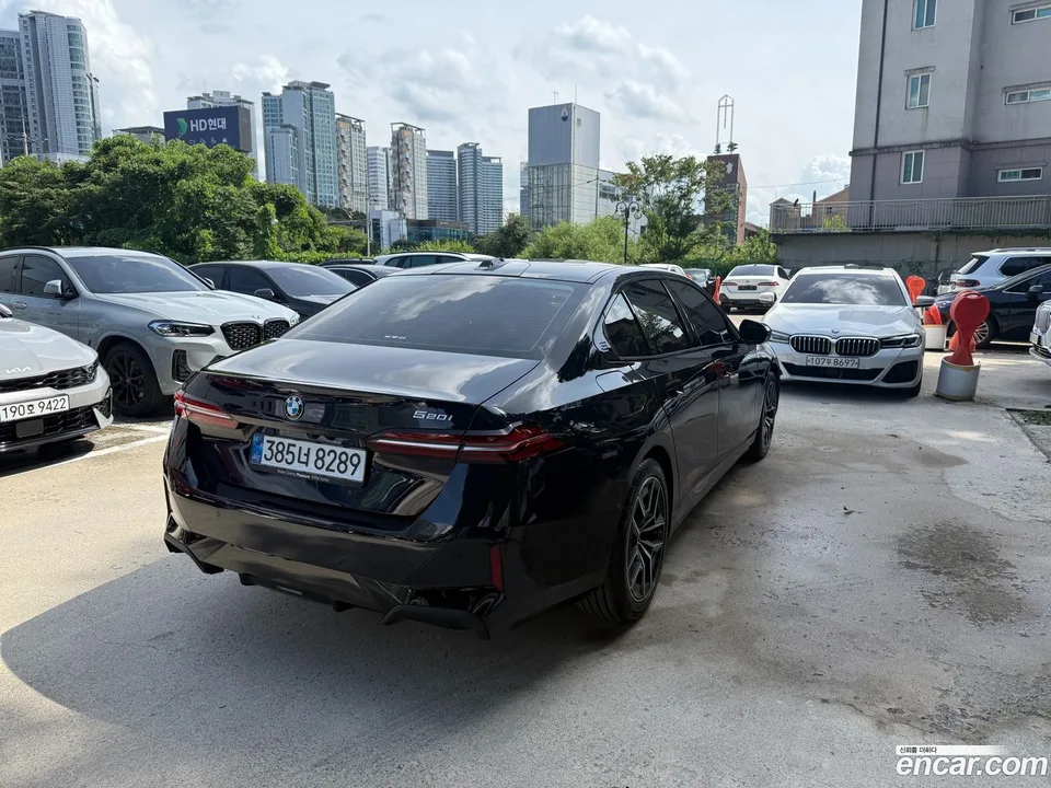 BMW 5 Series 520i M 2025 — миниатюра 2