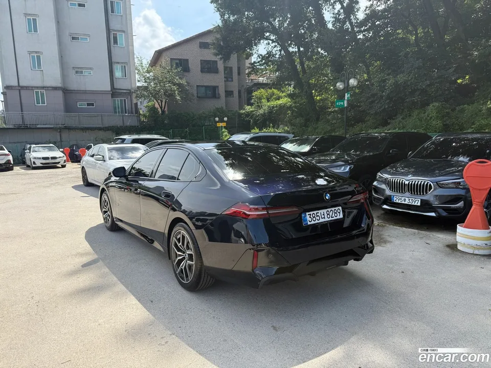 BMW 5 Series 520i M 2025 — миниатюра 3
