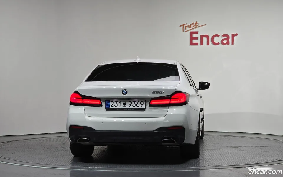 BMW 5 Series 520i M 2023 — миниатюра 4