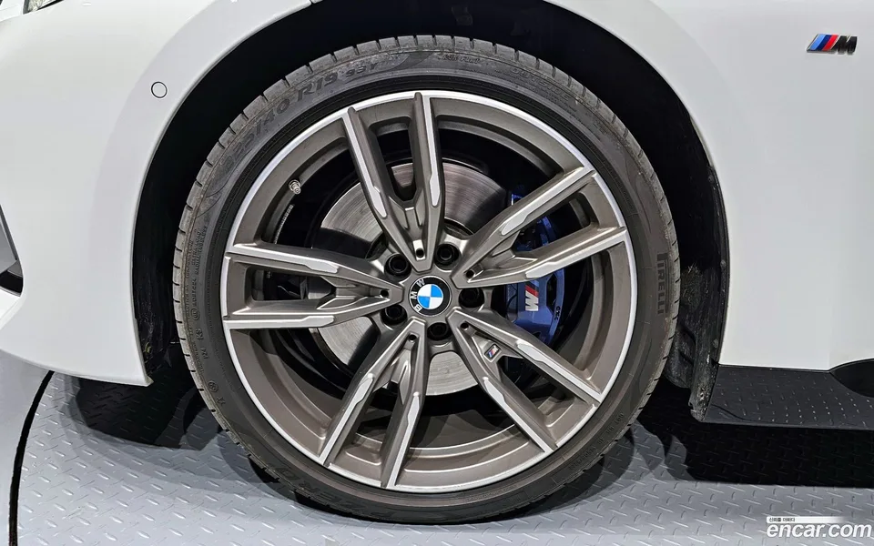 BMW 2 Series M240i xDrive 2023 — thumbnail 5