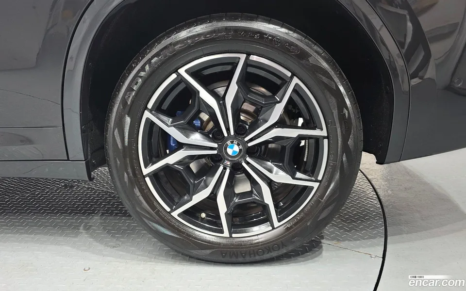 BMW X3 xDrive 20i M 2023 — миниатюра 2