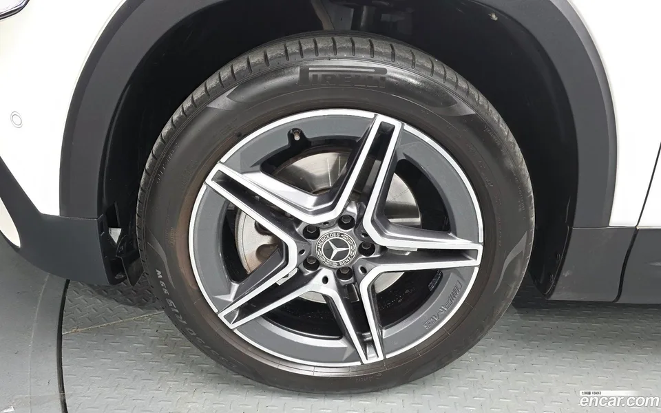 Mercedes-Benz GLB-Class GLB250 4MATIC 2022 — миниатюра 2