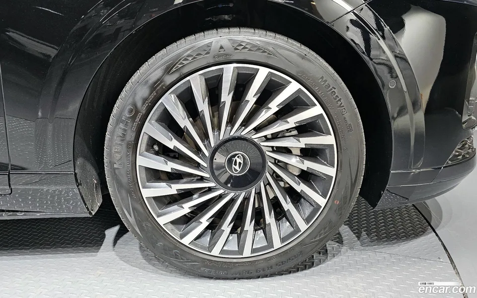 Hyundai Grandeur 2.5 2WD 2024 — миниатюра 2