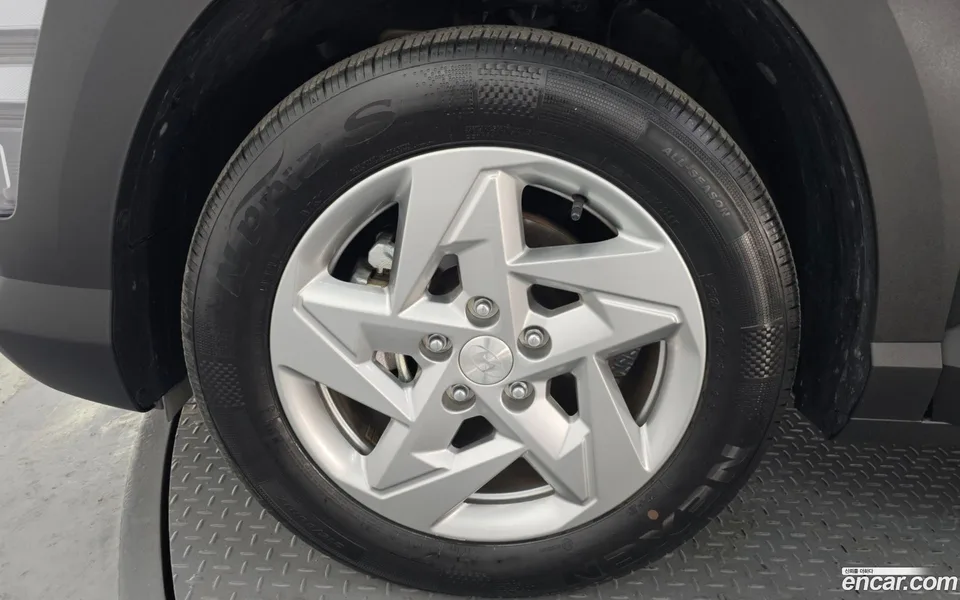 Hyundai Kona 1.6 2WD 2023 — миниатюра 2