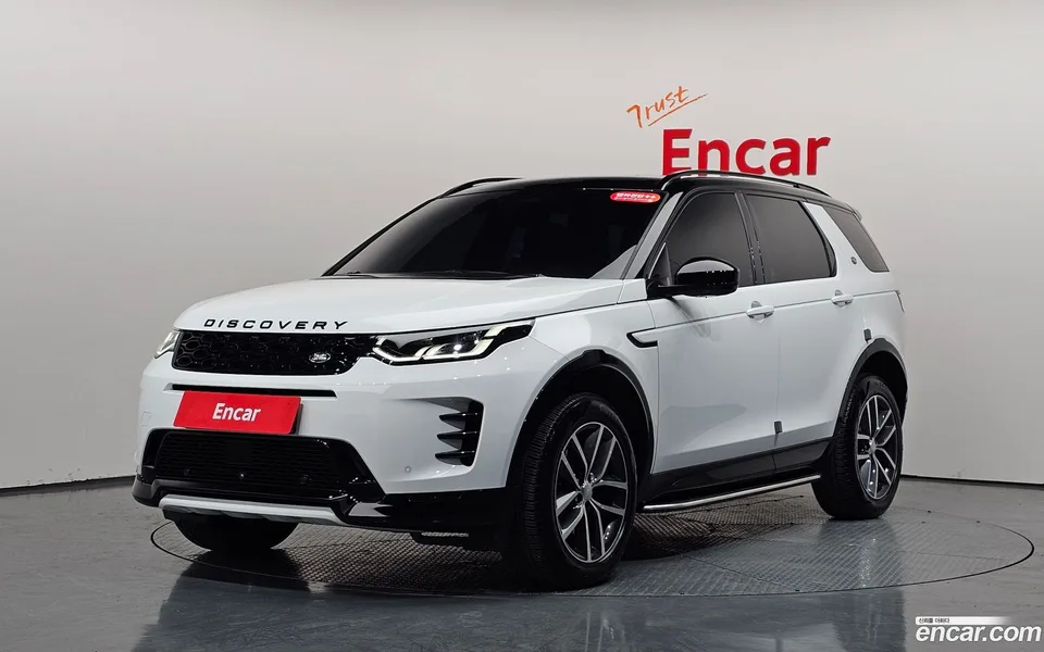 Land Rover Discovery Sport P250 SE 2024 — фото 1, купить с доставкой в Москву