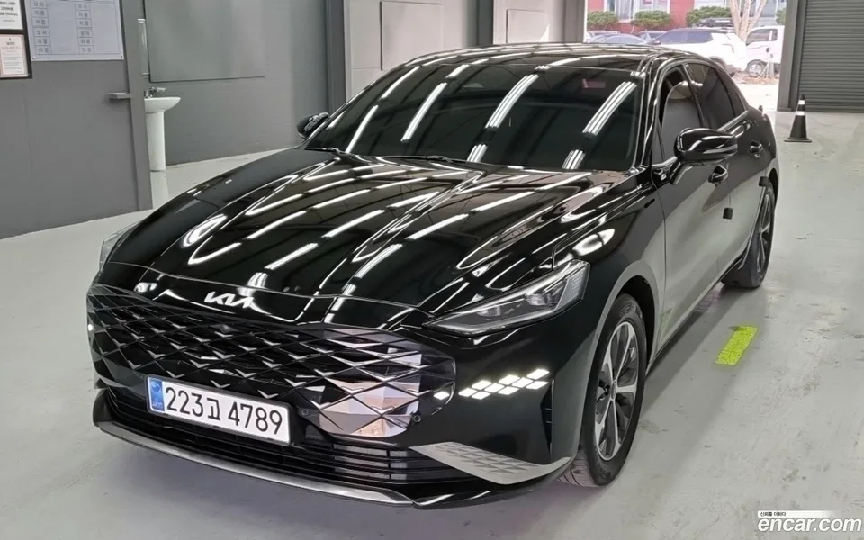 Kia K8 Hybrid 2022 — photo 1, buy with delivery to Moscow