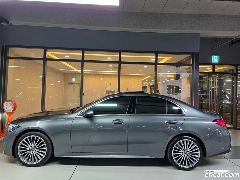 Mercedes-Benz C-Class C300 AMG Line 2022 — thumbnail 3