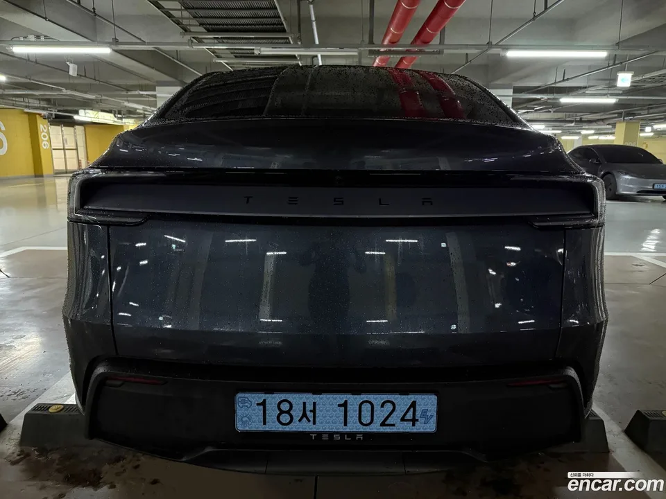 Tesla Model Y RWD 2025 — миниатюра 4