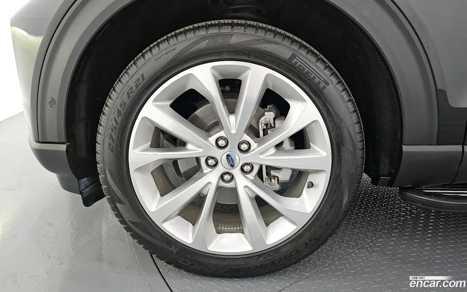 Ford Explorer 3.0 4WD 2023 — миниатюра 2