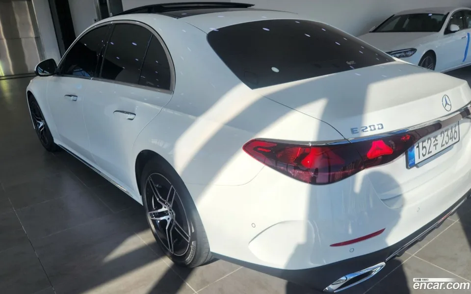 Mercedes-Benz E-Class E200 AMG Line 2025 — миниатюра 2