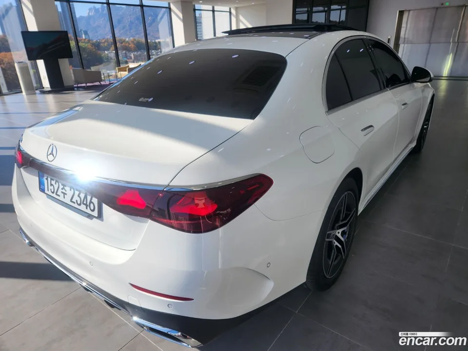 Mercedes-Benz E-Class E200 AMG Line 2025 — миниатюра 4