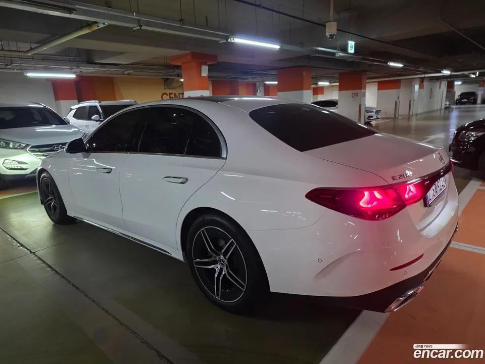 Mercedes-Benz E-Class E200 AMG Line 2025 — миниатюра 4