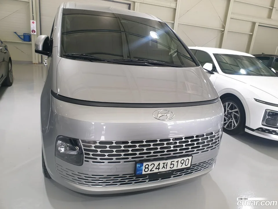 Hyundai Staria 5 2023 — миниатюра 3