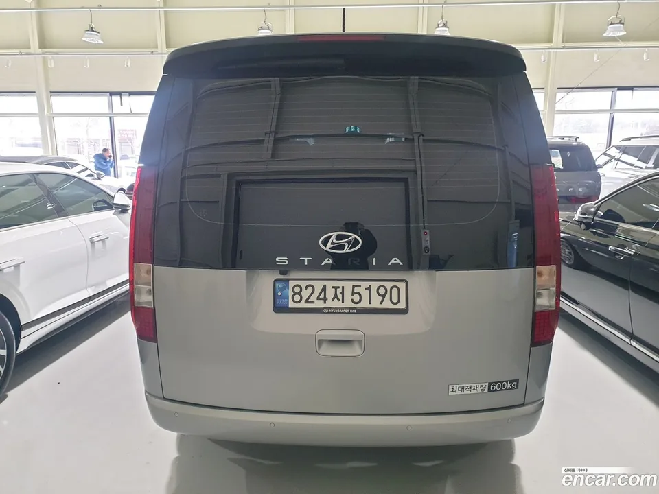 Hyundai Staria 5 2023 — миниатюра 4